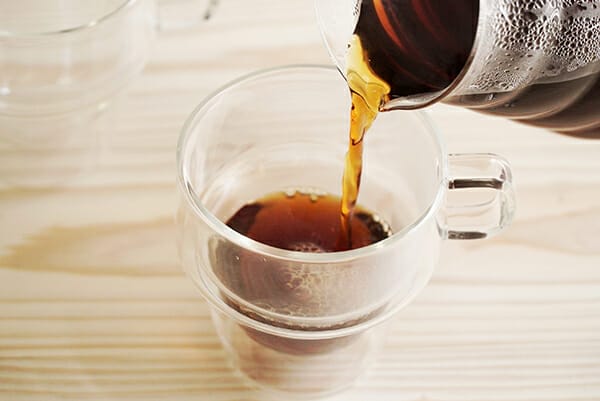 content2img10 | コーヒーステーション 温めたカップに注ぐ