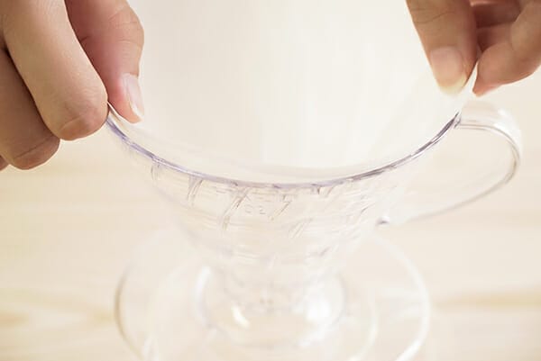 content2img4 | コーヒーステーション ペーパーフィルターをセットする