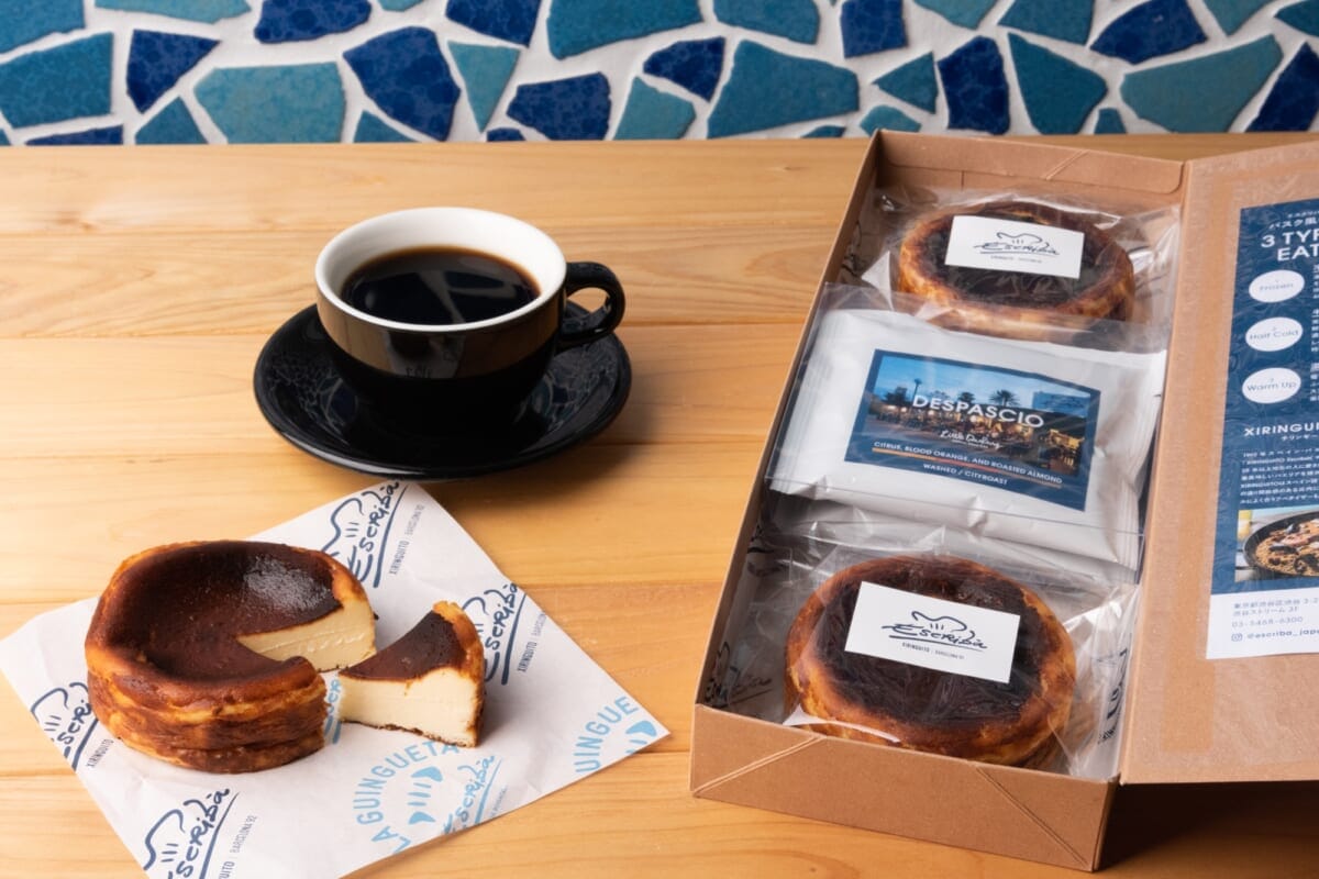 自宅で楽しめる「バスク風チーズケーキとコーヒーのギフトセット」