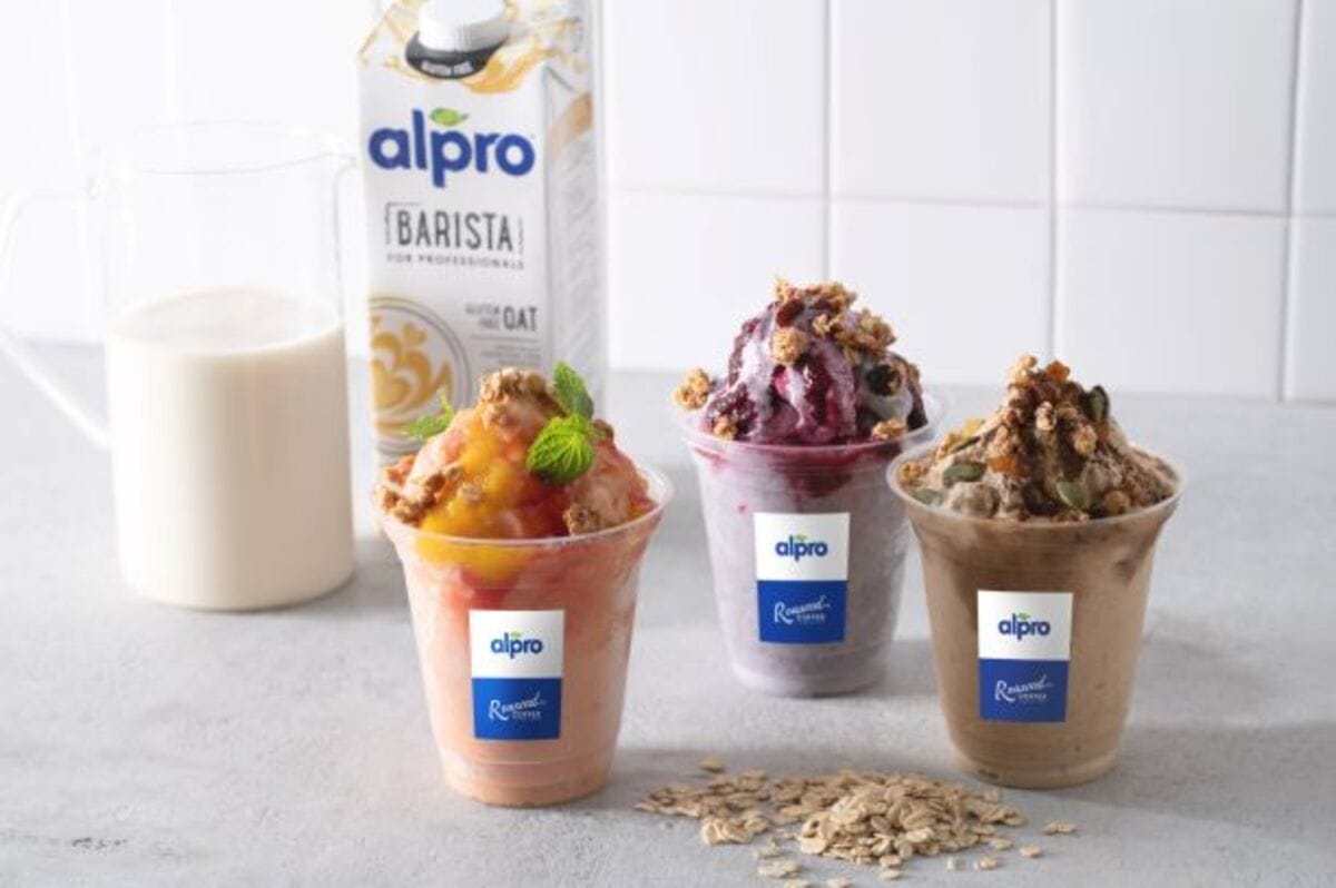 「Roasted COFFEE LABORATORY」よりオーツミルクのスムージーが販売開始