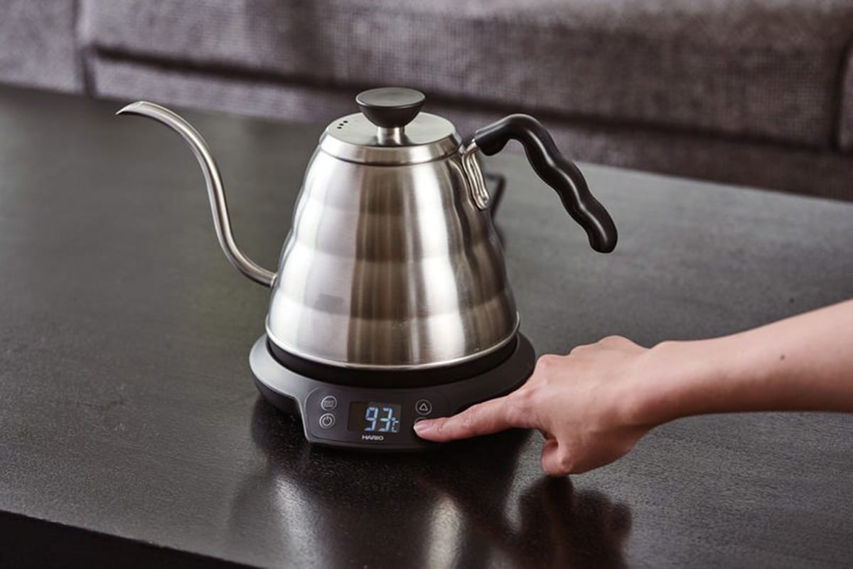 コーヒードリップするためにケトルで上手にお湯の量をコントロールしよう