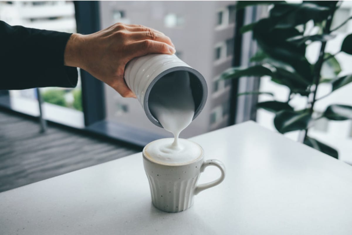 スタイリッシュでコンパクトなミルク泡立て器、出来ました!