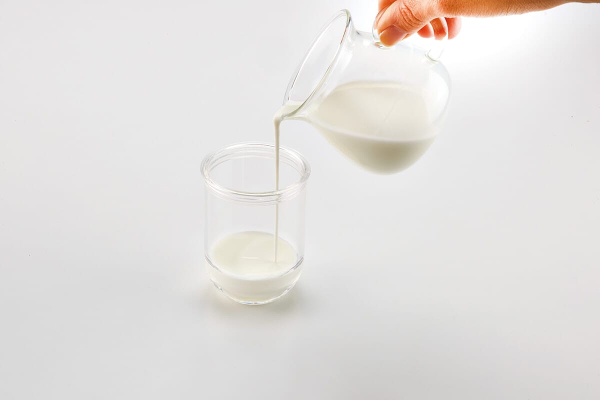 あなたはコーヒー×○○ミルク派?オーツミルク、ソイミルク、アーモンドミルク、味わいの違いは?