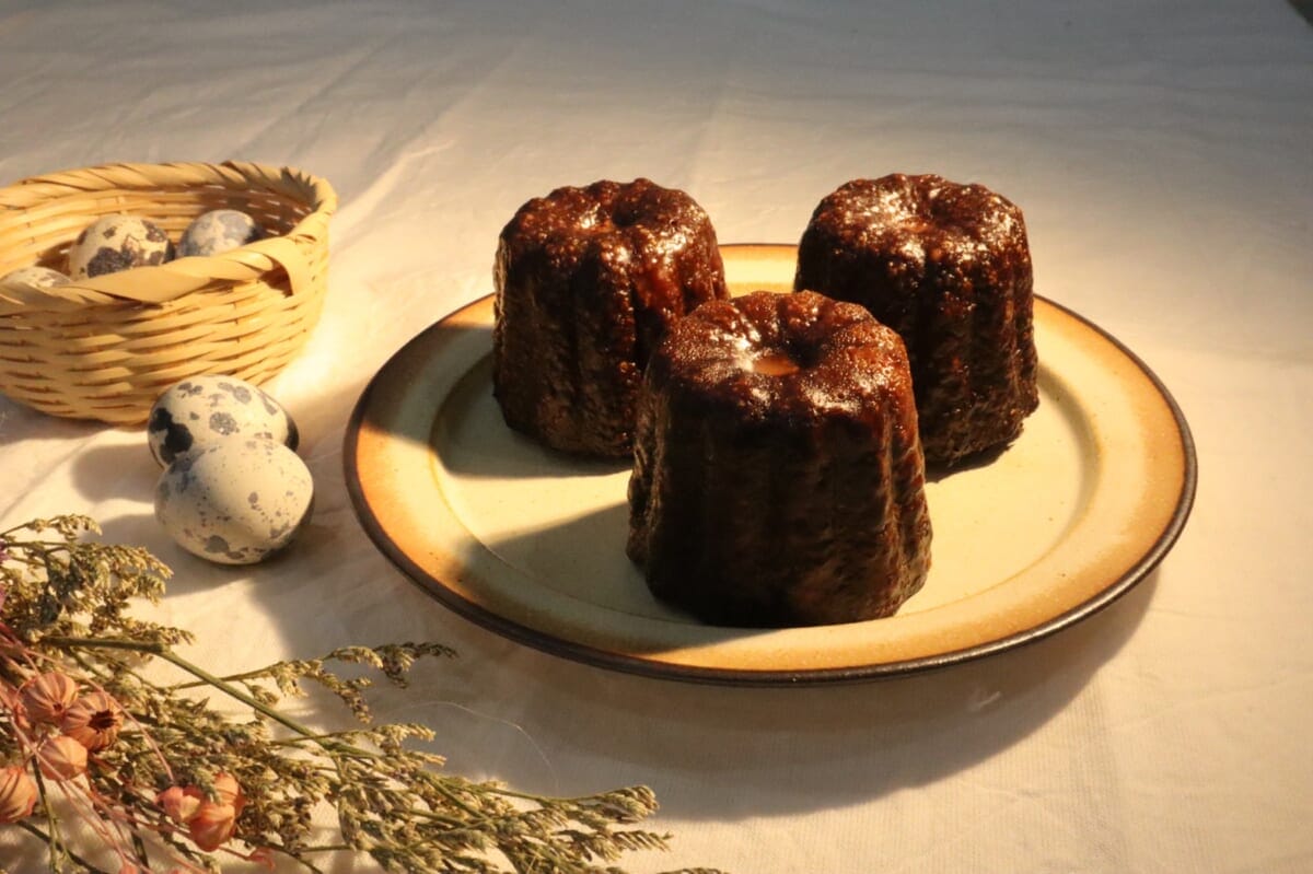 うずらの卵専門店が作る、土日祝日限定の「カヌレ」はいかがですか?コーヒーにもぴったり