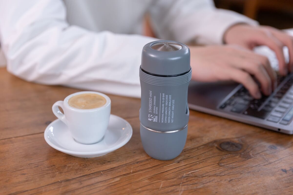 「ジャーナル スタンダード ファニチャー」手のひらサイズセスプレッソメーカー