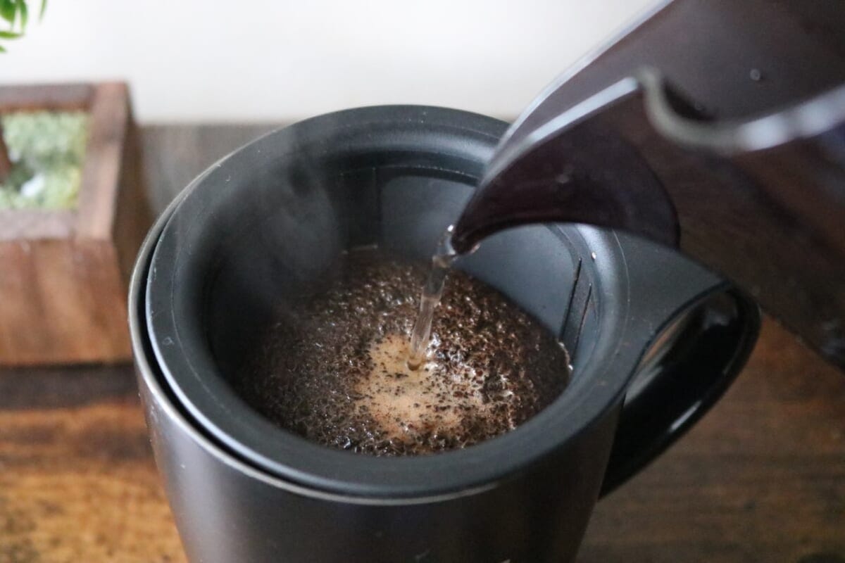 columimg2202187 | コーヒーステーション 約8590℃くらいのお湯を八分目約200mlまで注ぐ