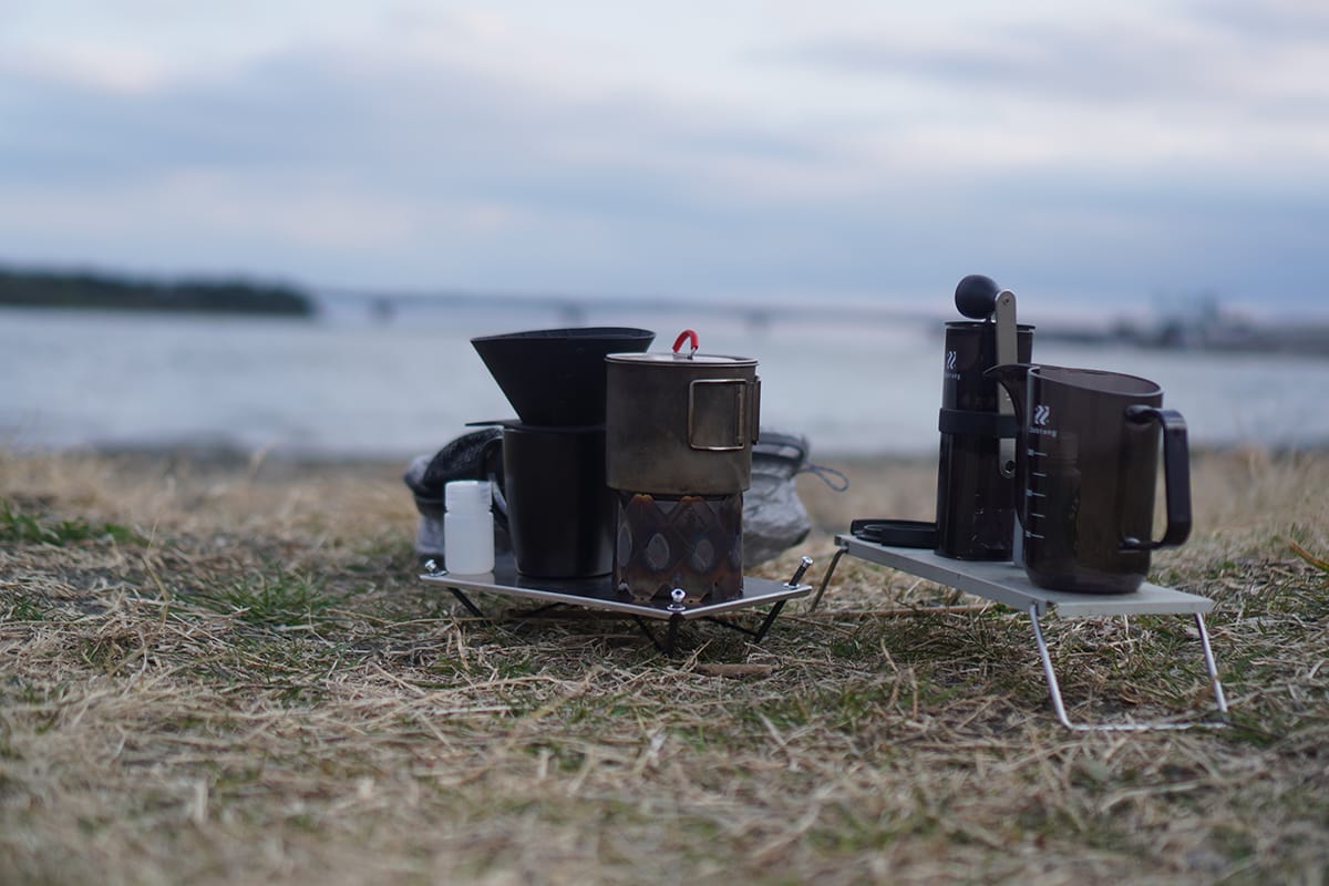 columimg22031613 | コーヒーステーション テーブルにコーヒーセット