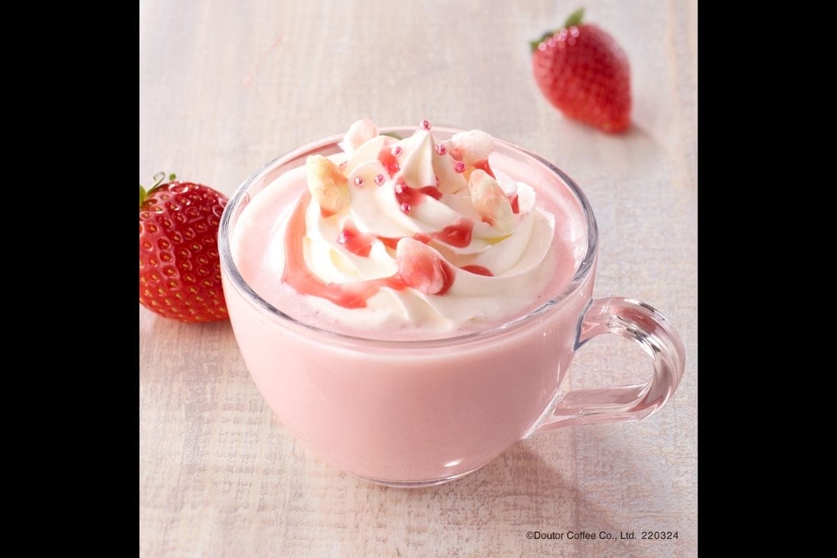 ホットドリンク「サクサクあられのいちごオレ」