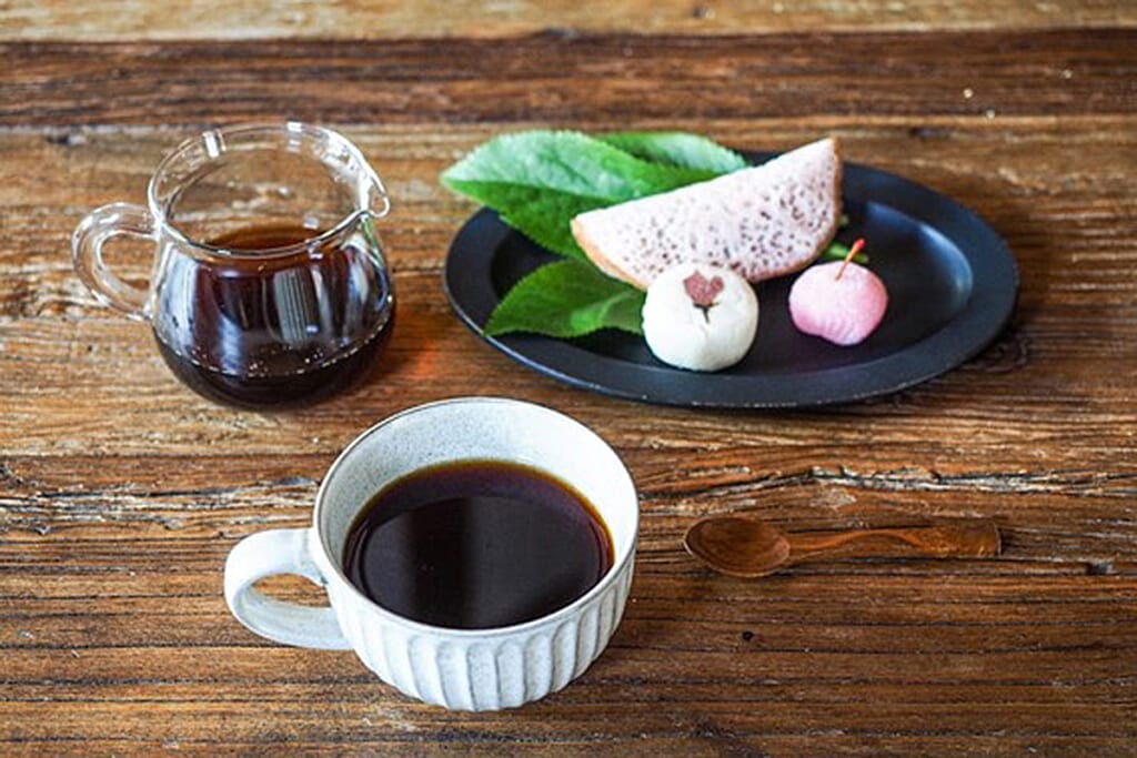 columimg220420 | コーヒーステーション 桜餅やお団子など春の和菓子