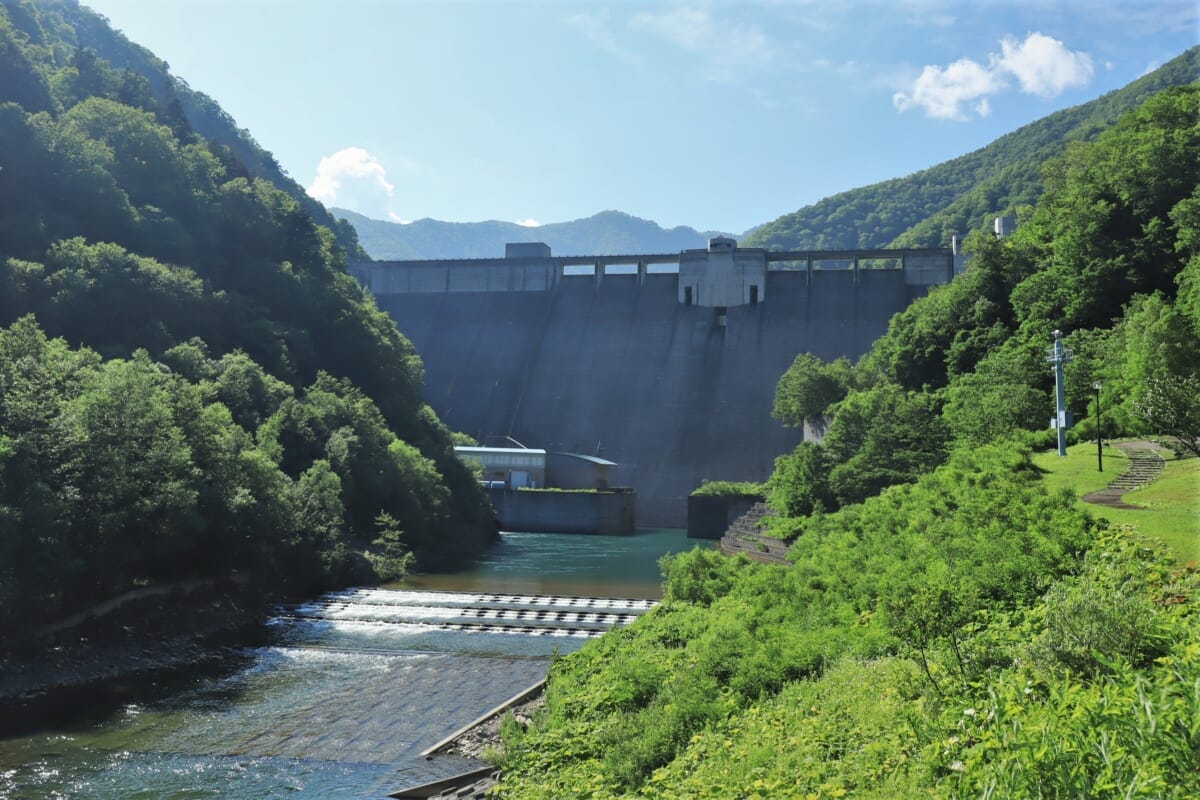 なぜダムで熟成?