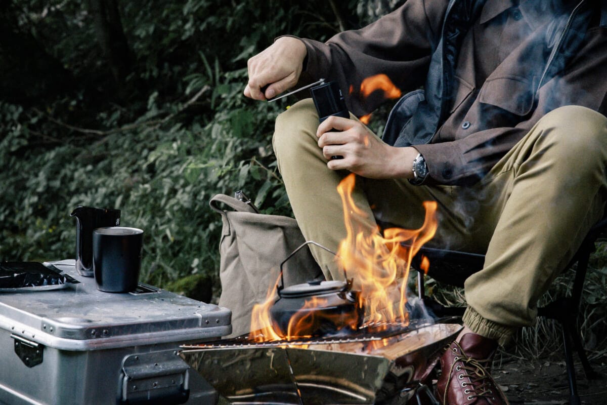 キャンプだけでなく家でも活躍するアウトドアコーヒーミルの選び方やおすすめを紹介!