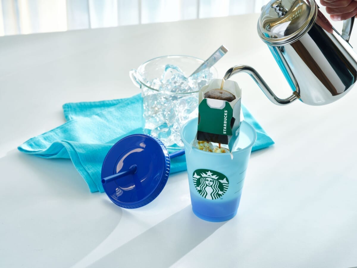スーパーでGET!スタバの注ぐと色が変わるコールドカップ&アイスコーヒー発売