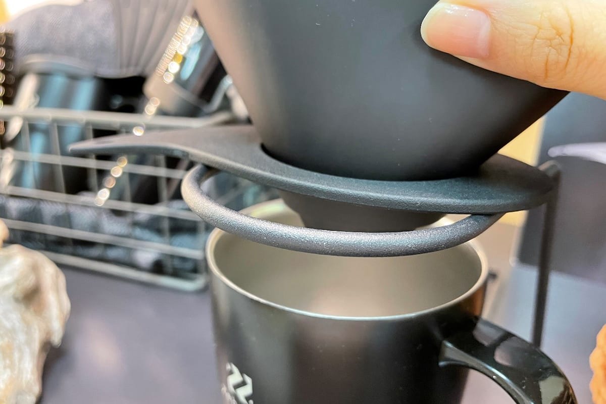 colum2img2206104 | コーヒーステーション 薄く柔らかいシリコーンのために横からの力には弱い