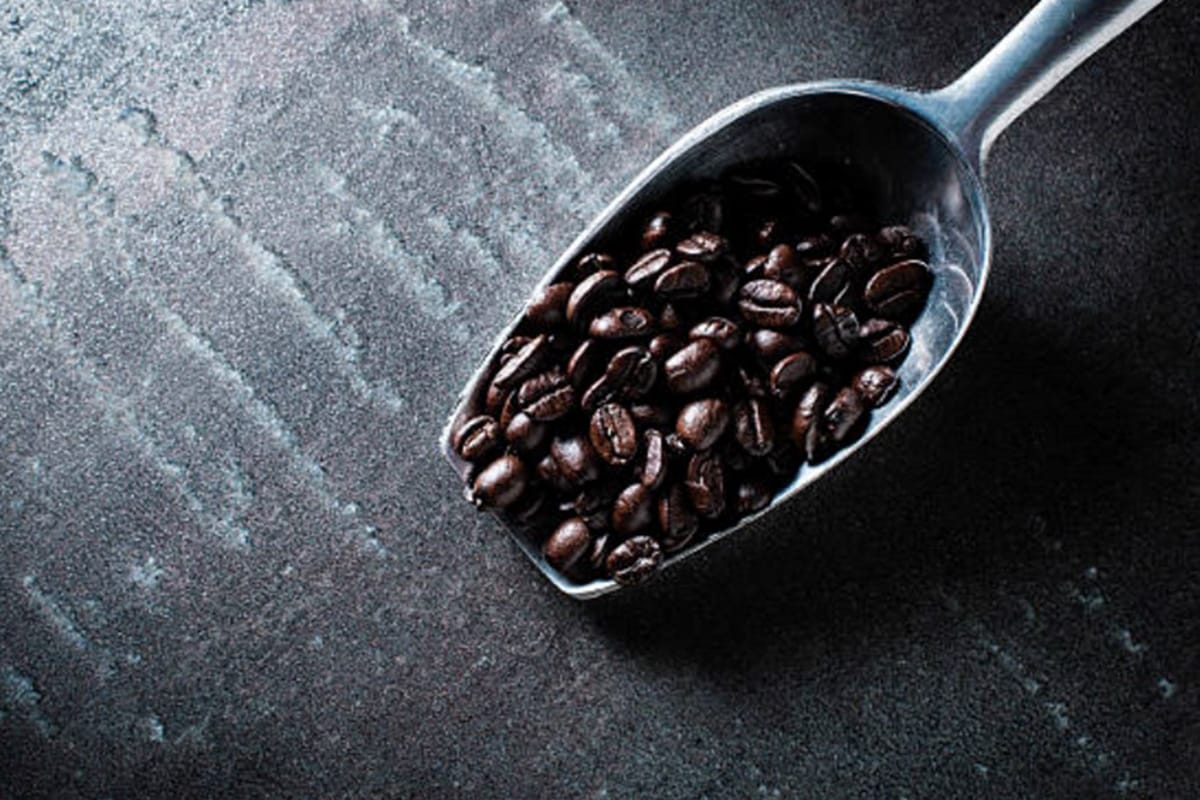 コーヒー豆は軽量スプーンで計る