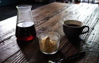 ホットコーヒーとアイスクリーム