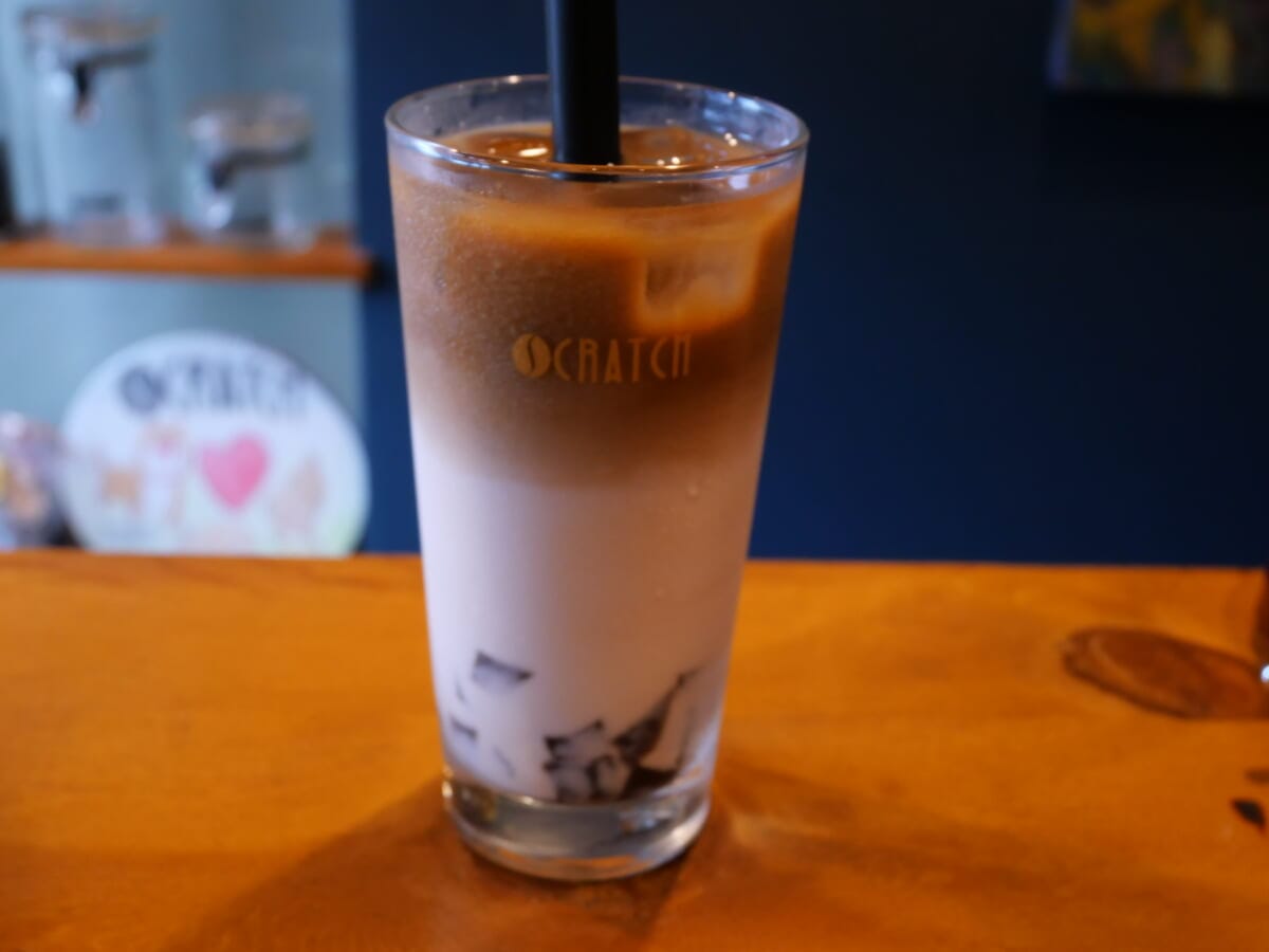 フルーツわらびもち専門店「佳日の果実 まるさんかじつ」×「SCRATCH COFFEE」とのコラボ商品9月中旬より販売