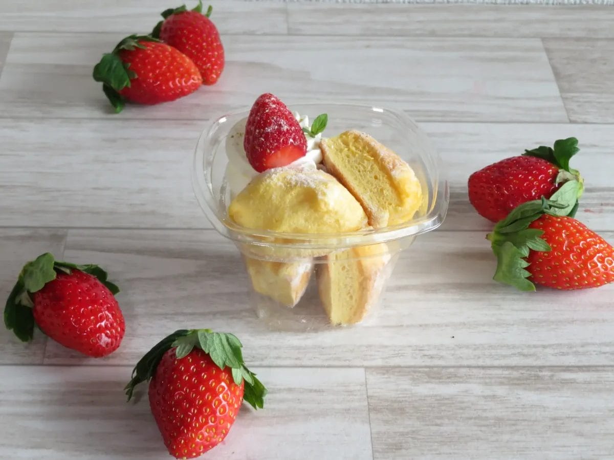 84146923f3dde8a2a54777f766ad9b6402153c03900x29251 | コーヒーステーション いちごのカップパンケーキ