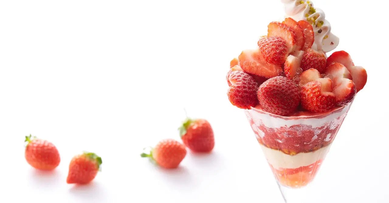 23011011 | コーヒーステーション タカノフルーツパーラー1月の旬果グランドメニューは苺