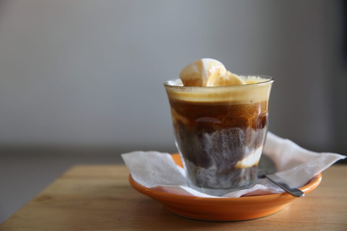 Affogato coffee with vanilla ice cream | コーヒーステーション