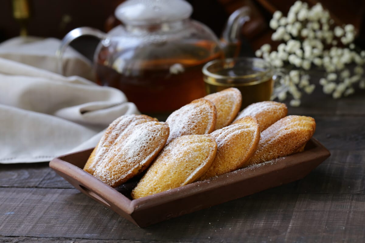French cookies Madeleine in the form of shells | コーヒーステーション