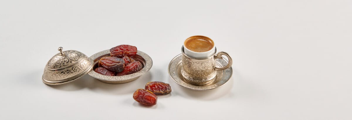 Ramadan date in the zinc plate turkish culture style with rosary and coffee | コーヒーステーション