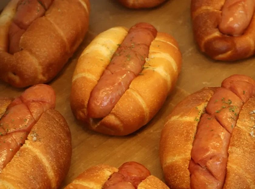 スモークソーセージ塩パン