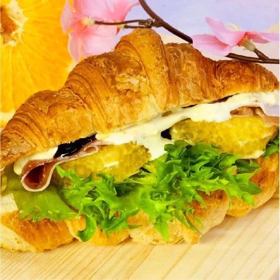八朔と鶏生ハムのクロワッサンサンド