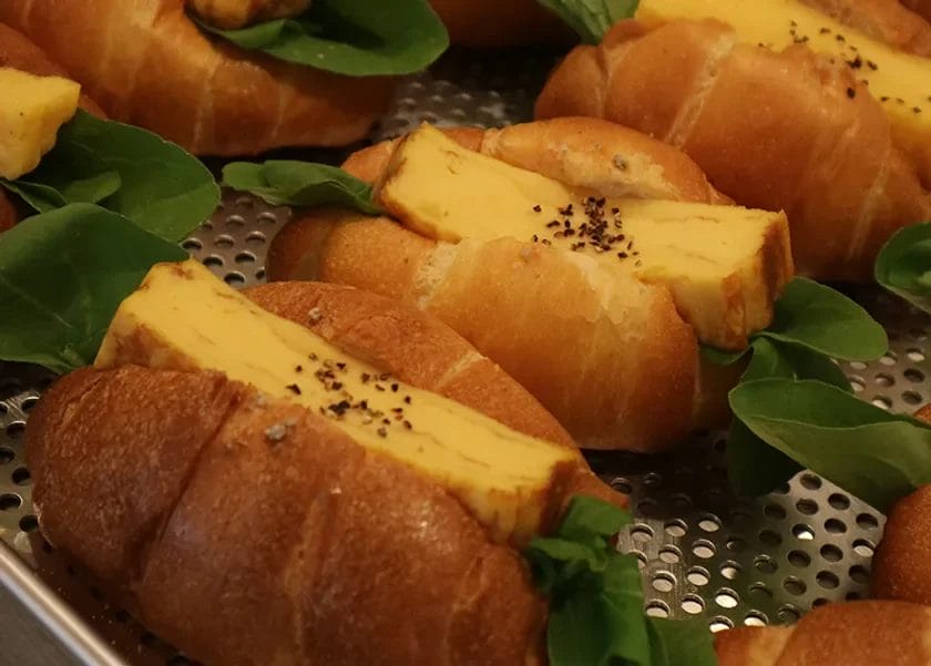 たまご＆ルッコラ塩パン