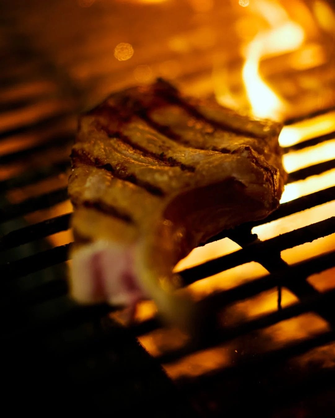 グリルされた肉